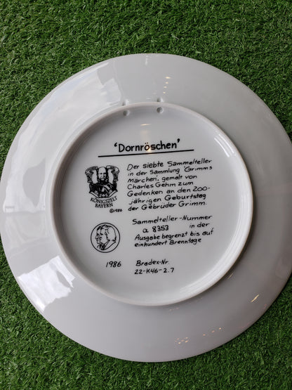 Sleeping Beauty collectible plate (1986)