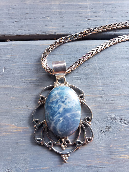 APATITE Pendant / .925 36 inch MILOR Italy Chain