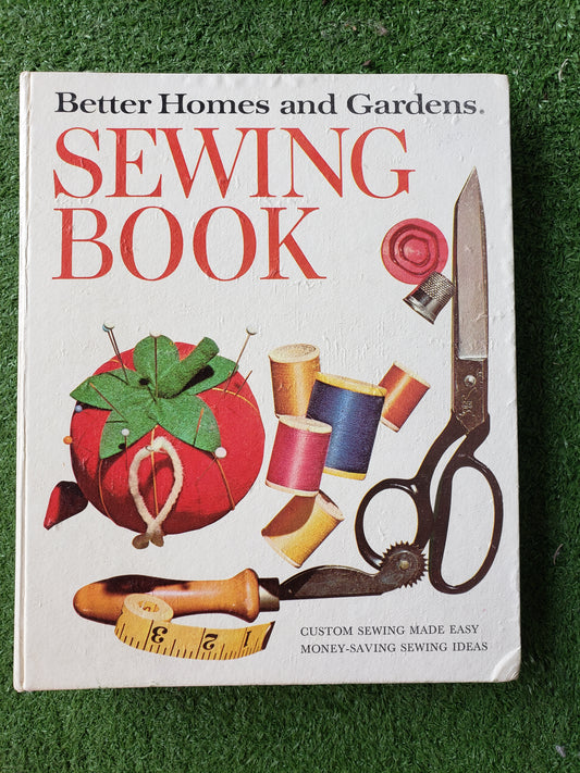 SEWING BOOK y Better Homes and Gardens (1970)
