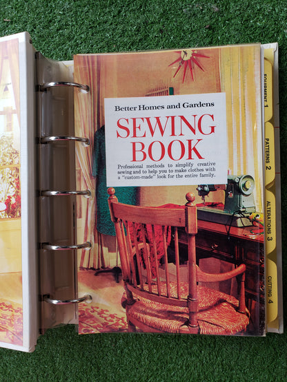 SEWING BOOK y Better Homes and Gardens (1970)
