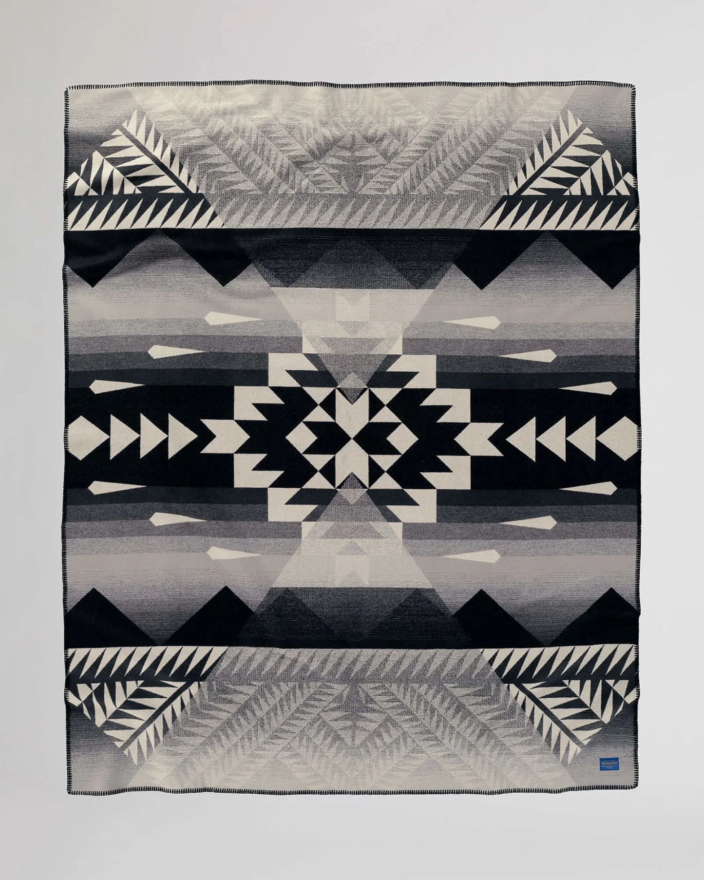 Pendleton Nike N7 Jacquard robe in 7 Peaks design