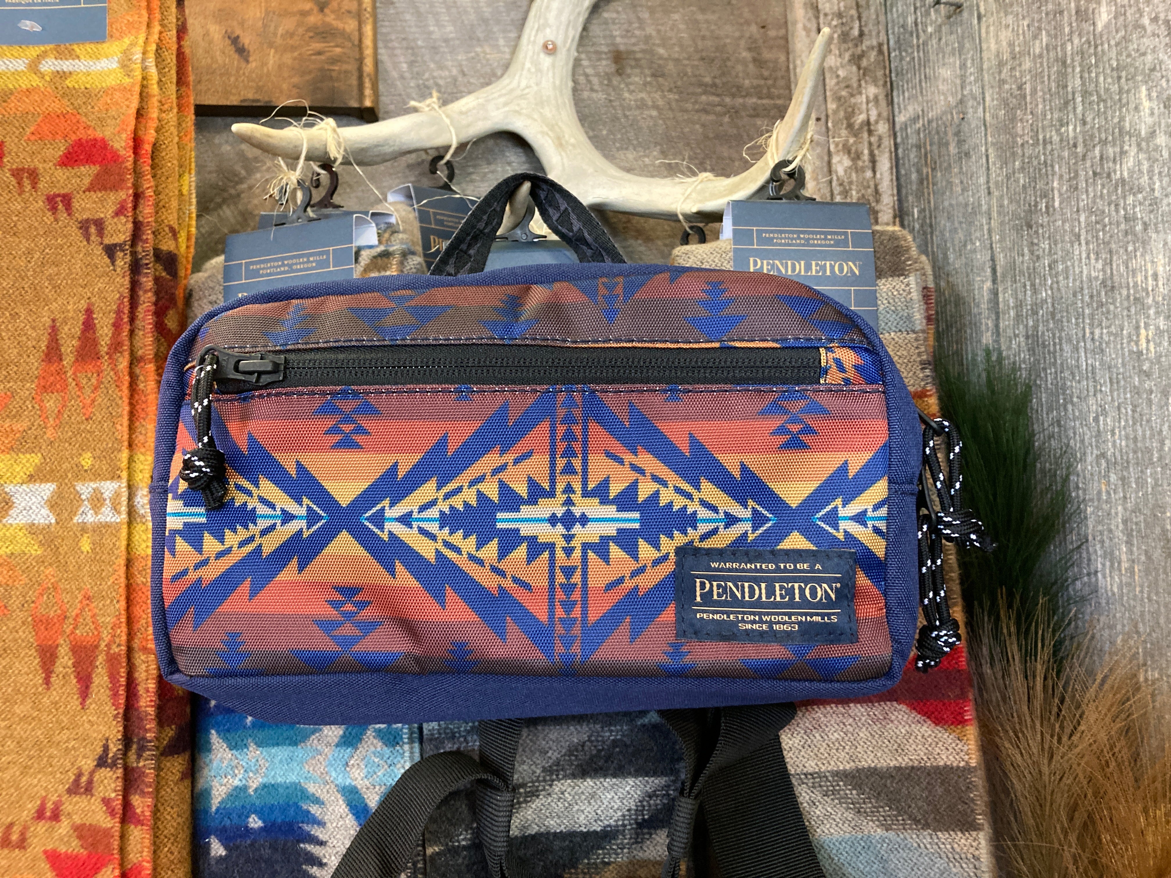 Pendleton fanny outlet pack