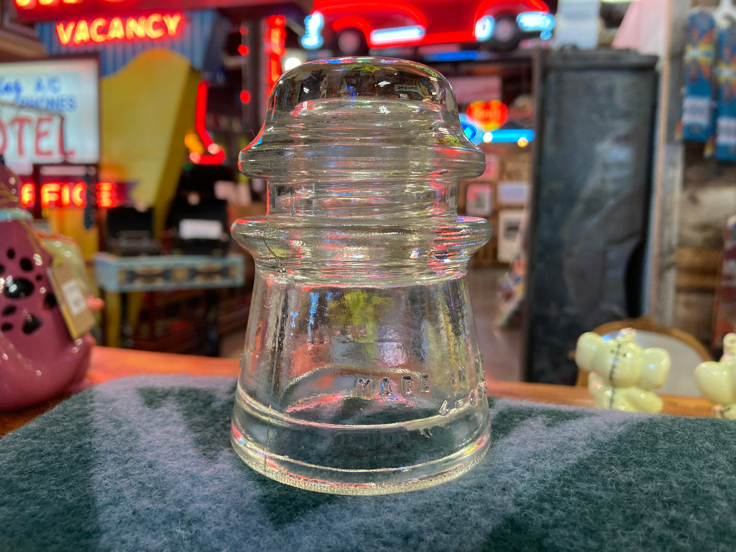 Hemingray -16 clear glass insulator