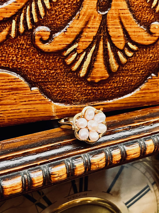 14K yellow gold ring with 7 pearls