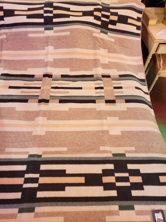 Pendleton Jacquard Blanket in the Sandhills pattern