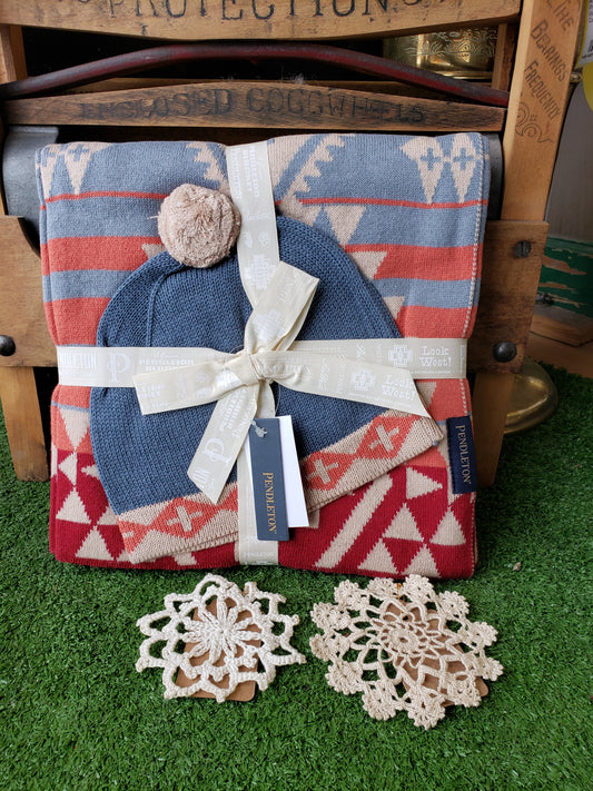 Pendleton Organic Cotton Baby Blanket & Beanie Gift Set