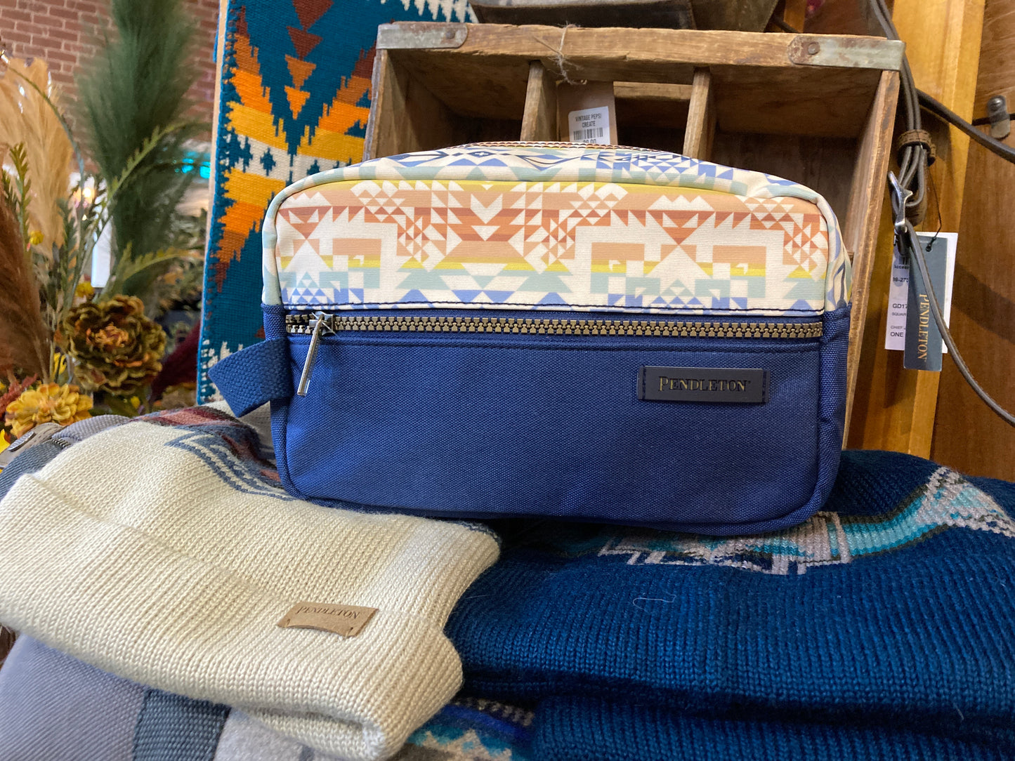 Pendleton Carryall Pouch in Opal Springs