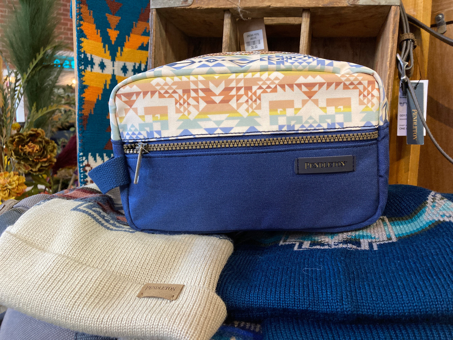 Pendleton Carryall Pouch in Opal Springs