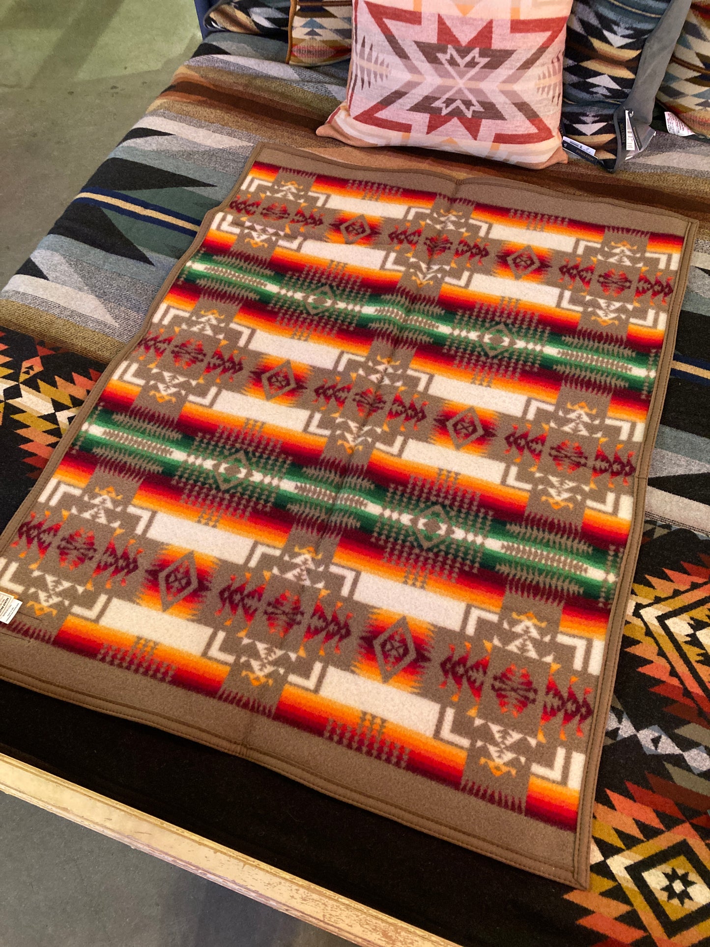 Pendleton CHIEF JOSEPH JACQUARD CRIB BLANKET in KHAKI