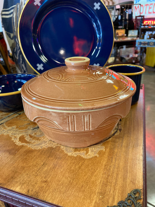 WATT Pottery bowl with lid