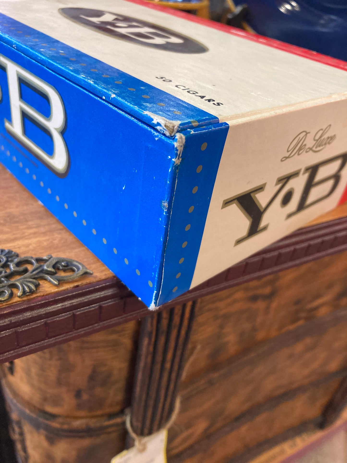 Y.B DeLuxe Vintage Cigar Box