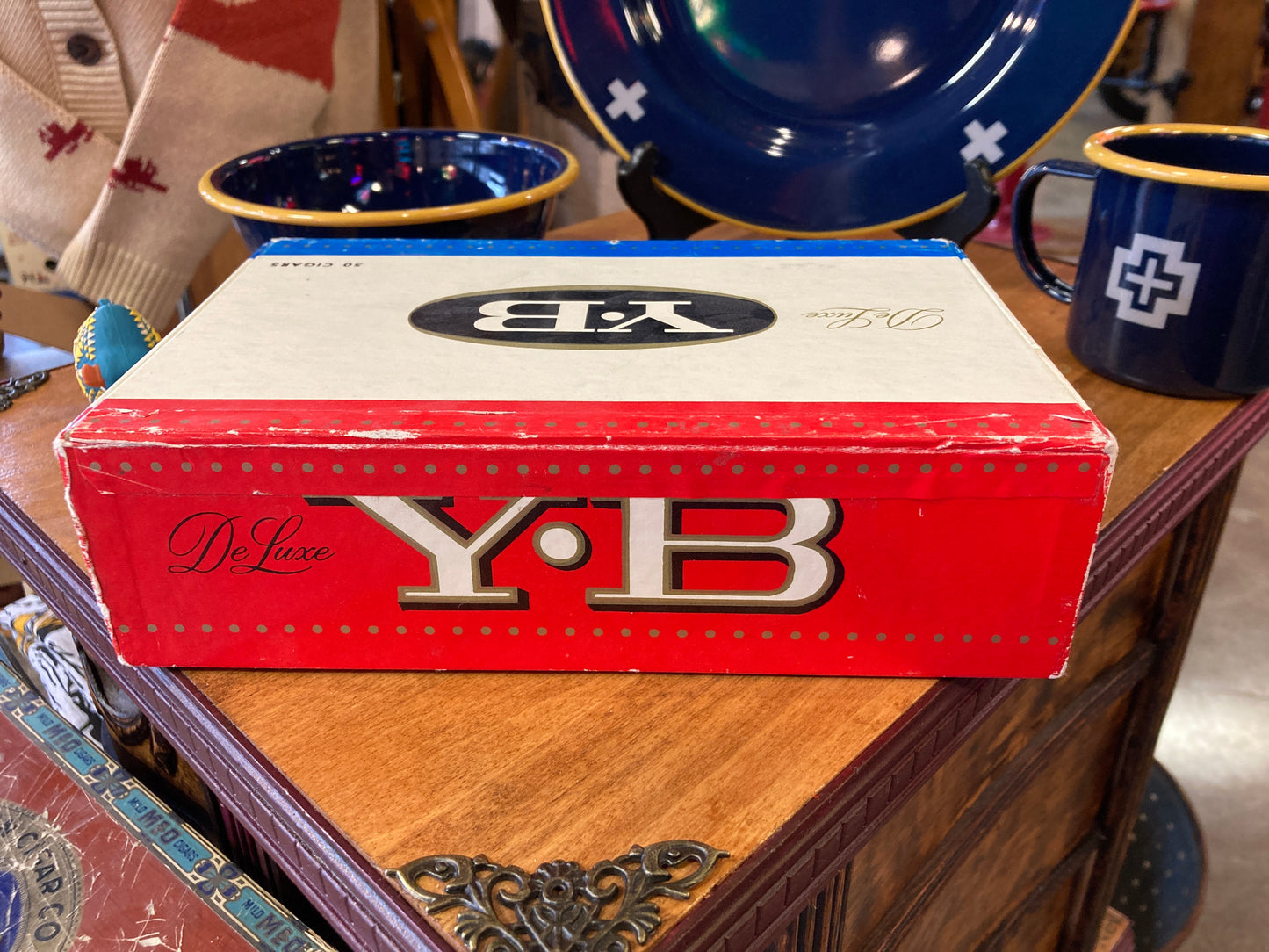 Y.B DeLuxe Vintage Cigar Box