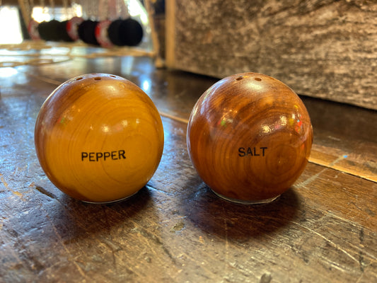 Round Wood Salt/Pepper Shaker Set